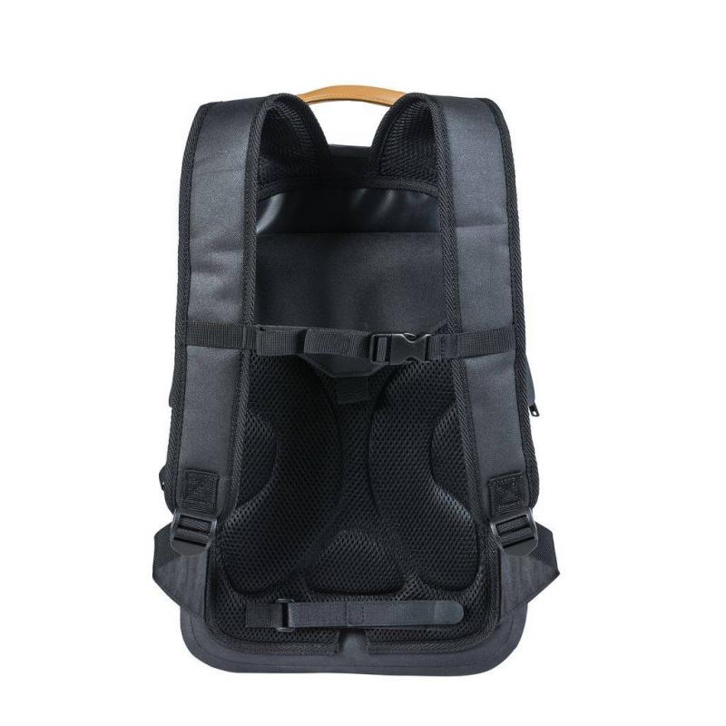 Basil URBAN DRY BACKPACK čierna