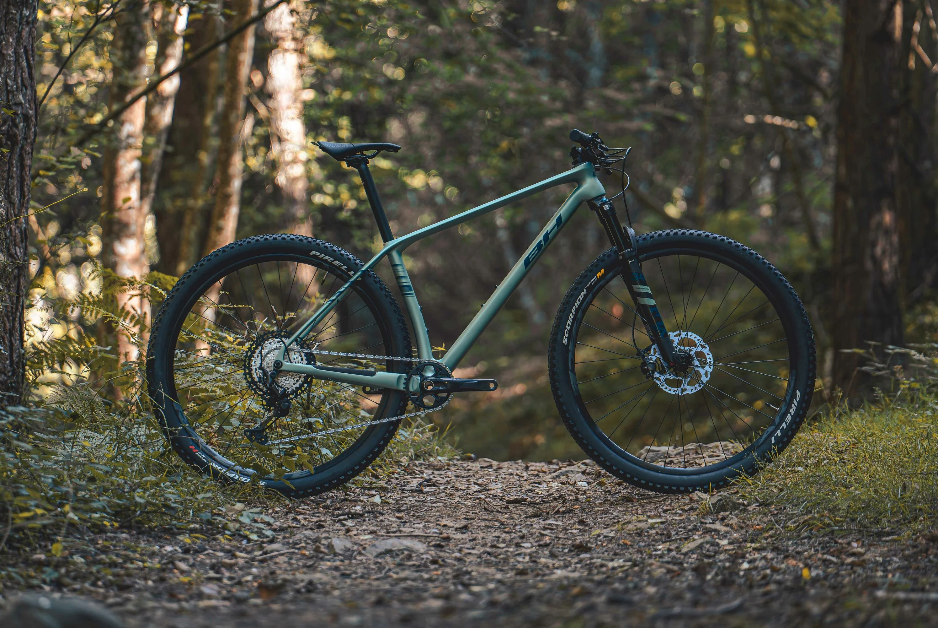 BH ULTIMATE 6.0 2026 Biely