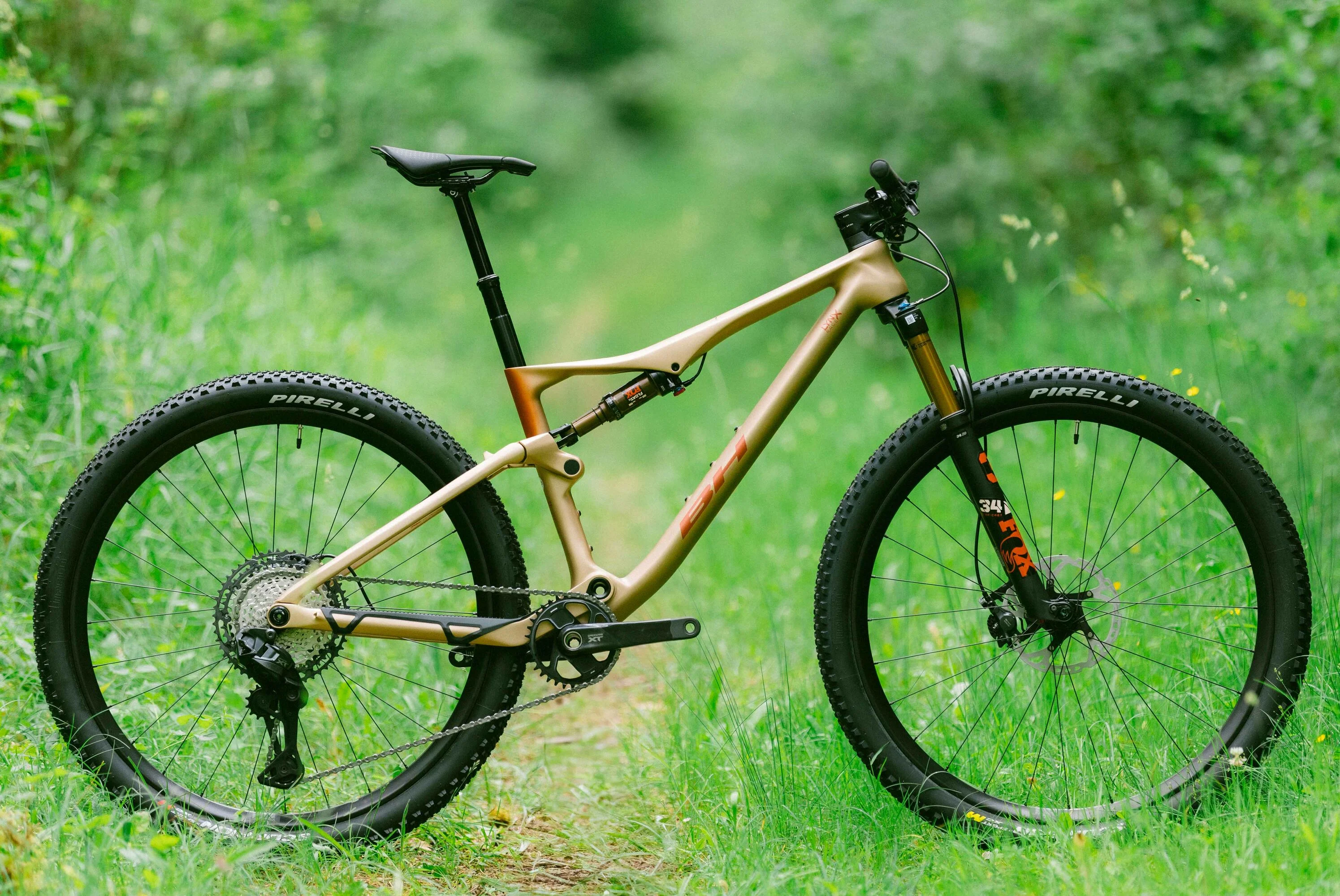 BH LYNX RACE 9.2 2026 Biely - M