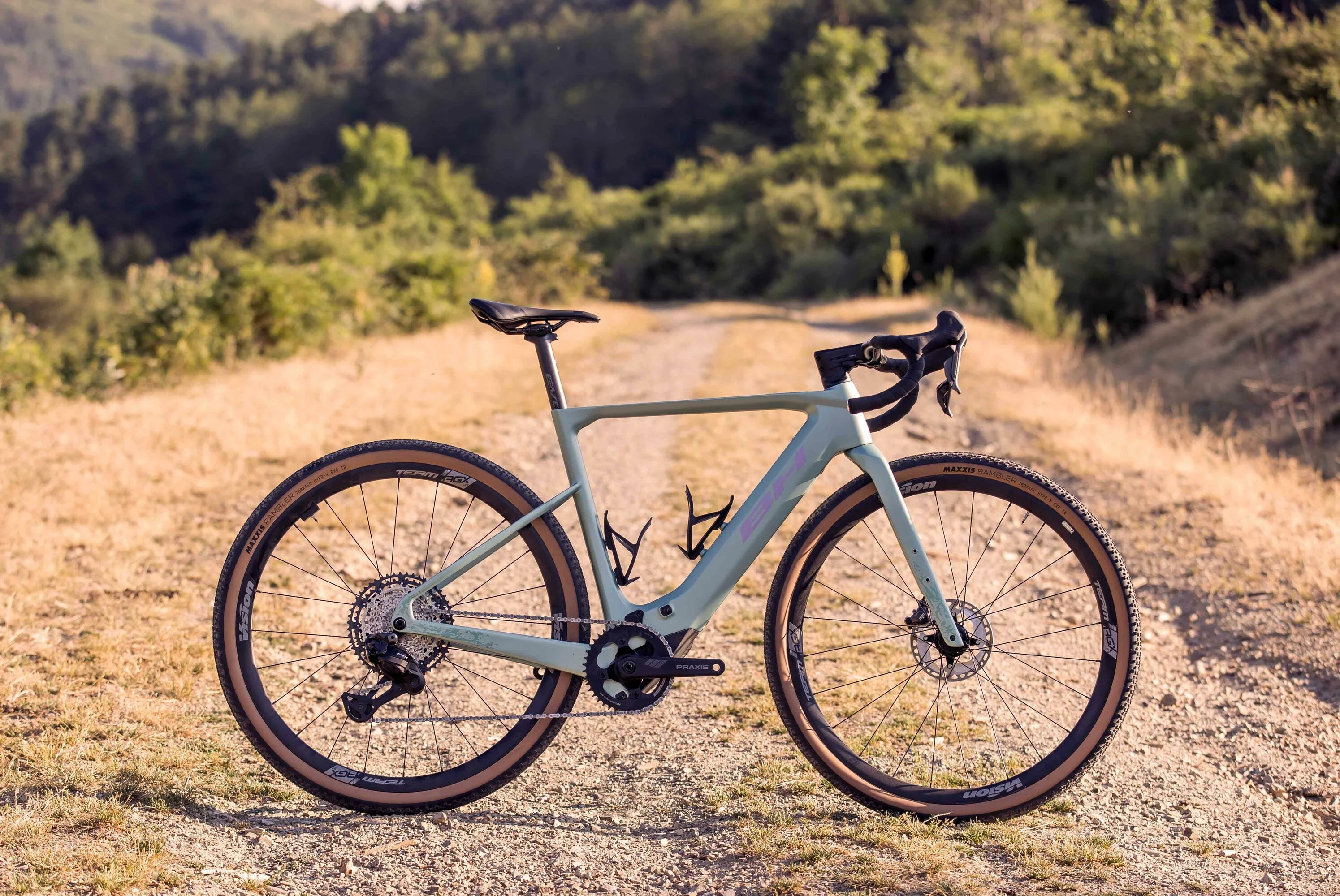 BH iGRAVELX NX CARBON 2.9 2026 Hnedý