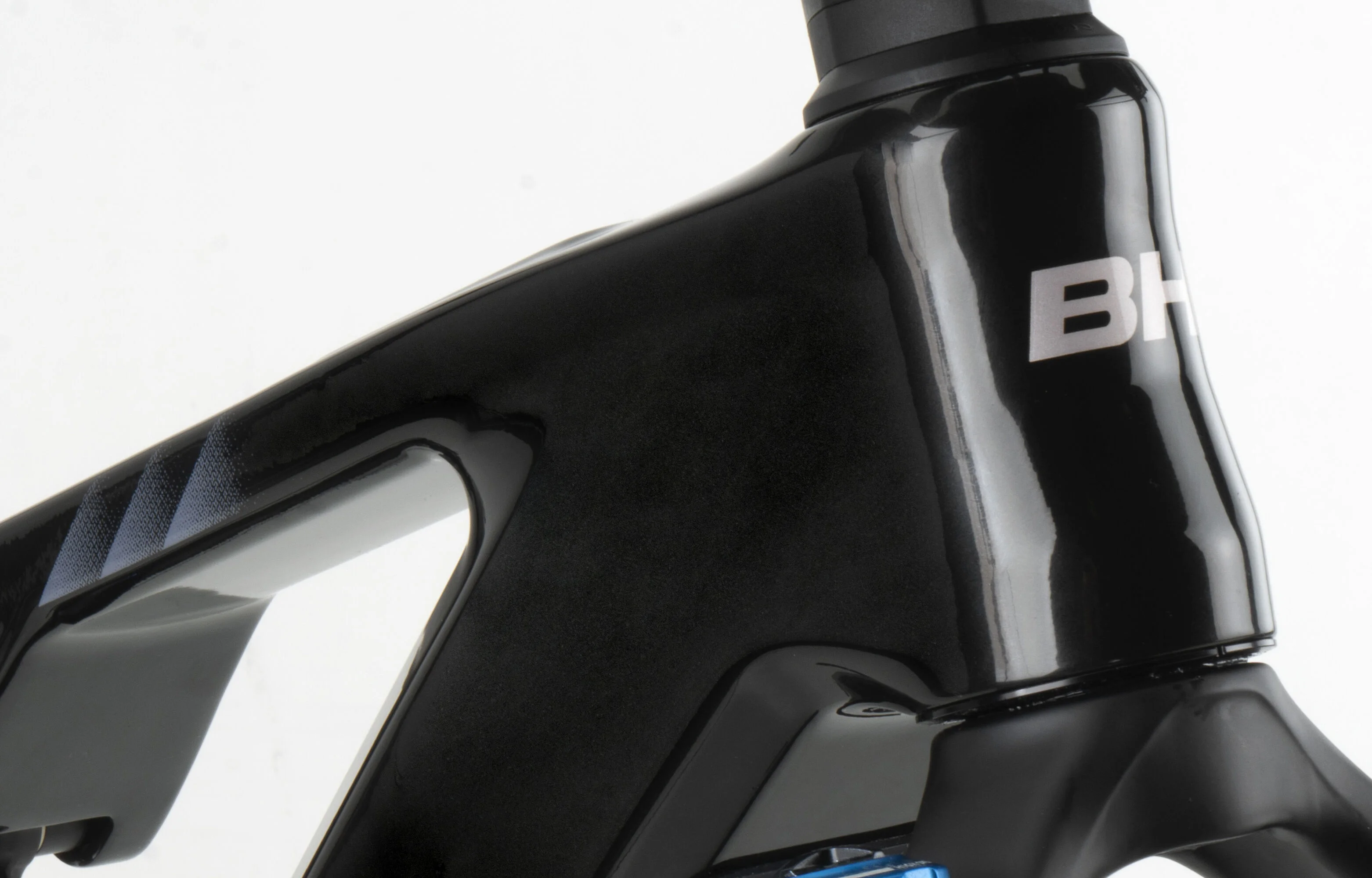 BH iLYNX+ NX TRAIL 7.9 2027 Čierny - M