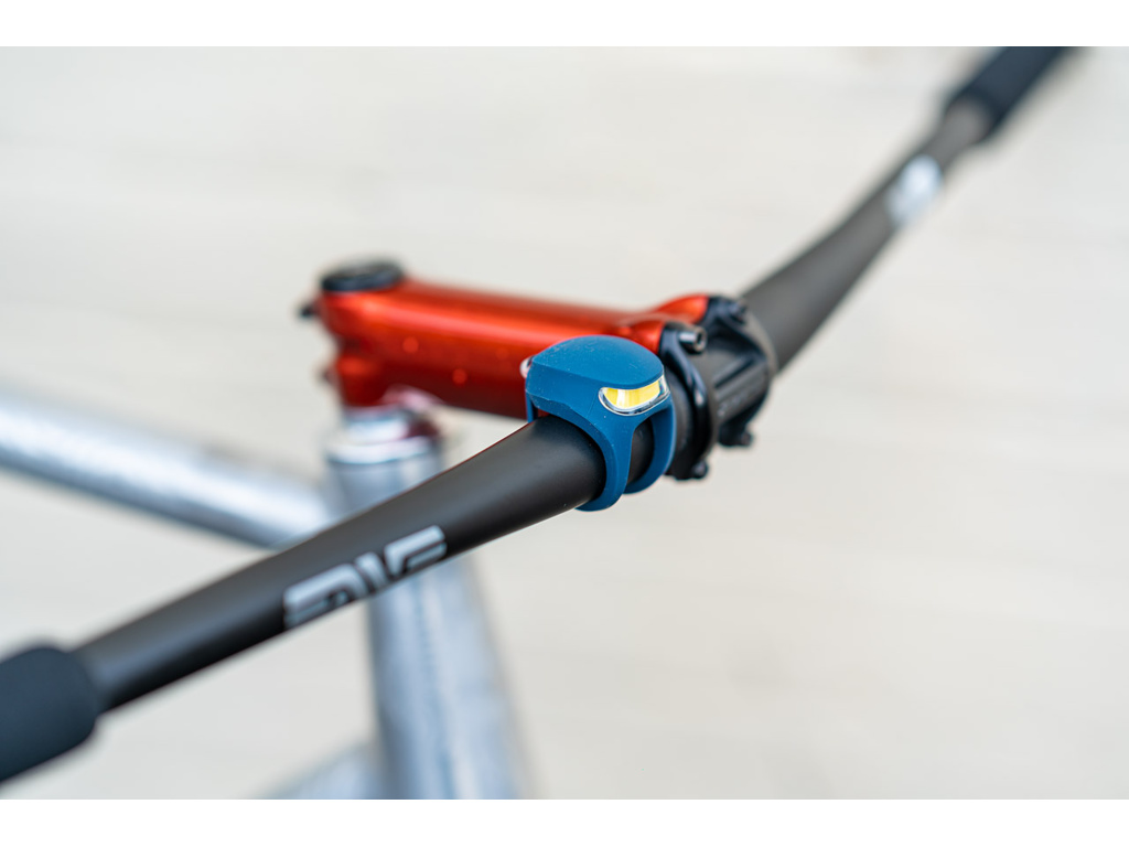 Predná blikačka KNOG Frog V3 - New Denim Blue