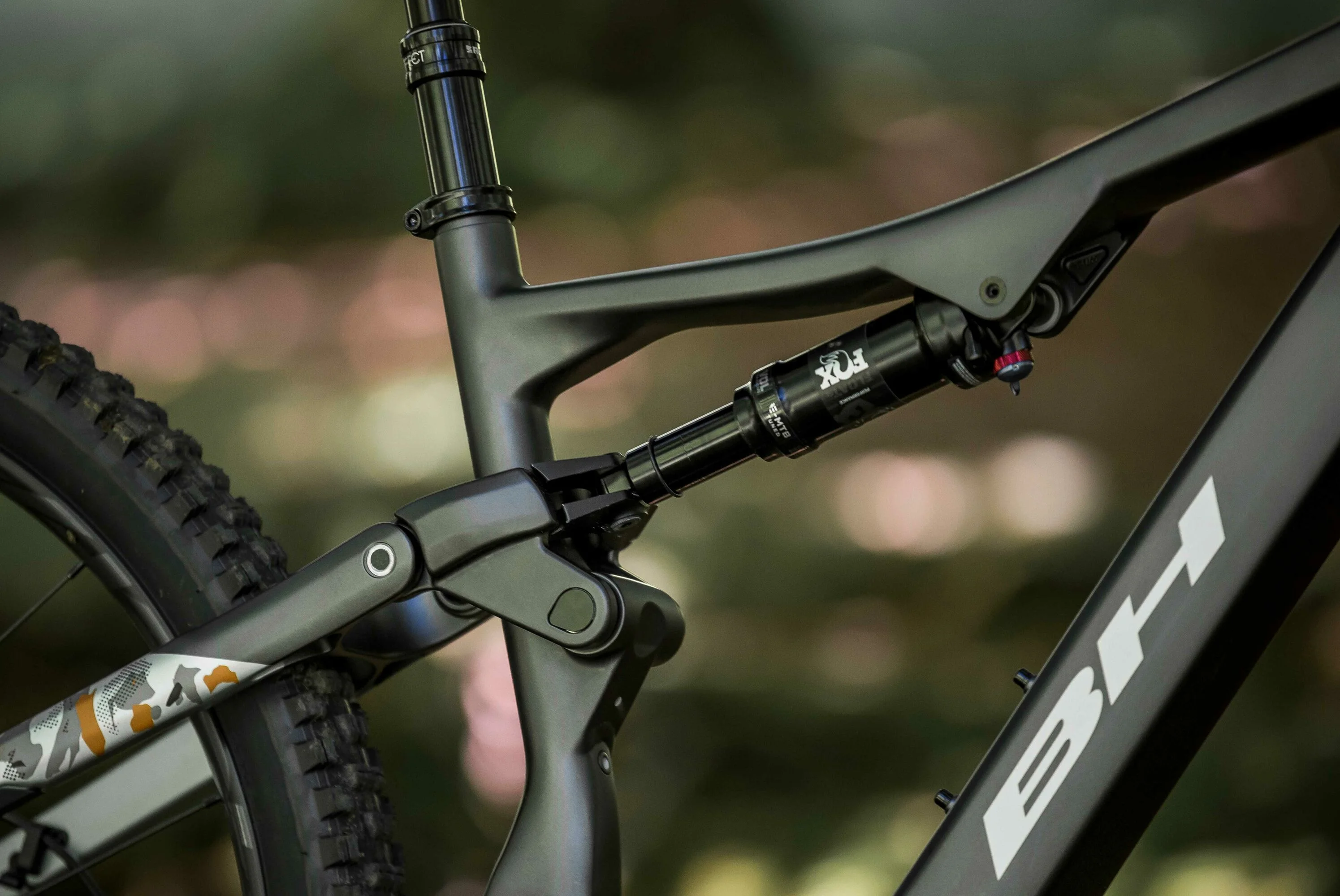 BH iLYNX+ SL ENDURO 9.0 2026 Šedý - L