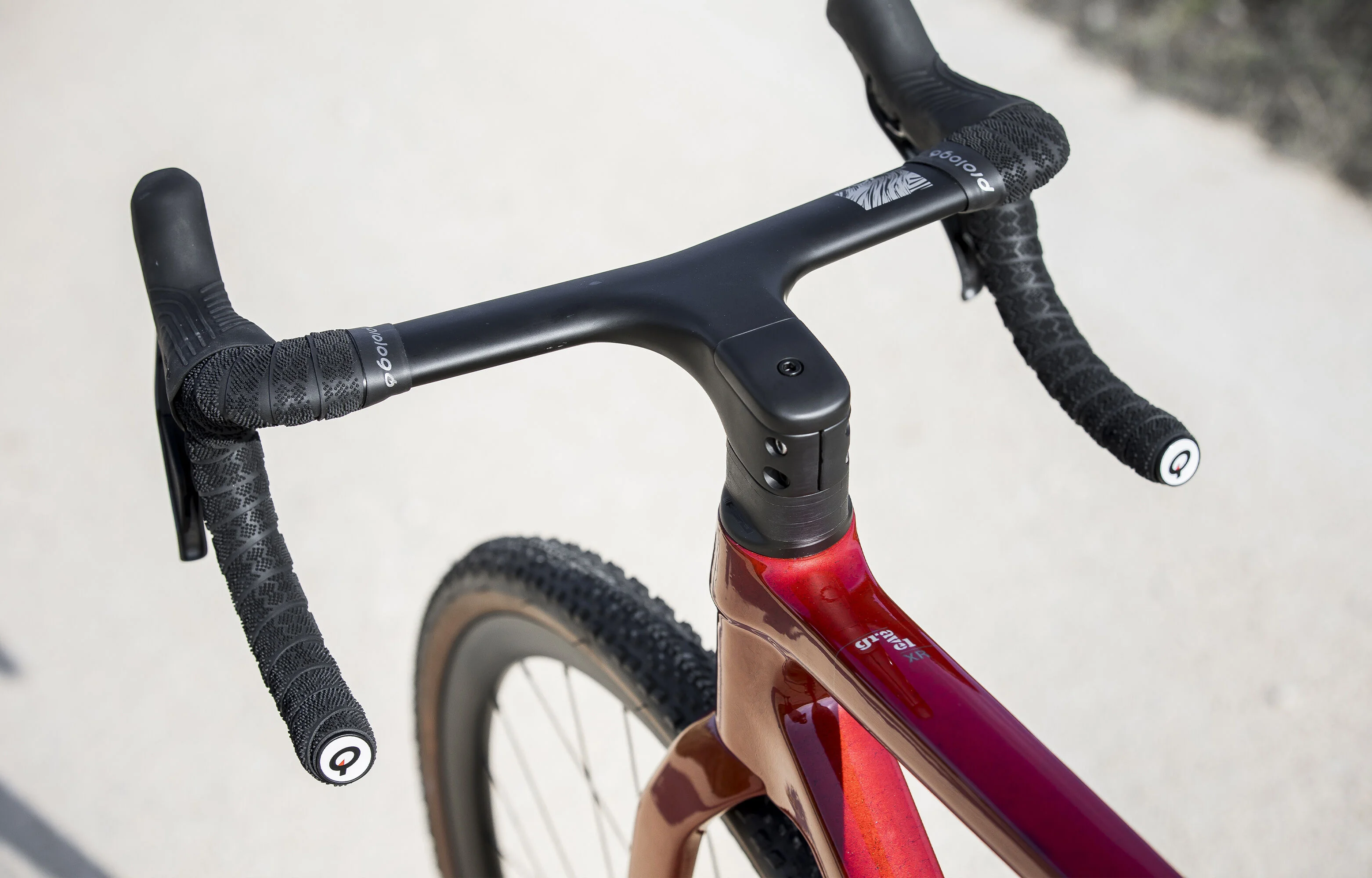 BH GRAVELX CARBON 2.5R 2027 Šedý