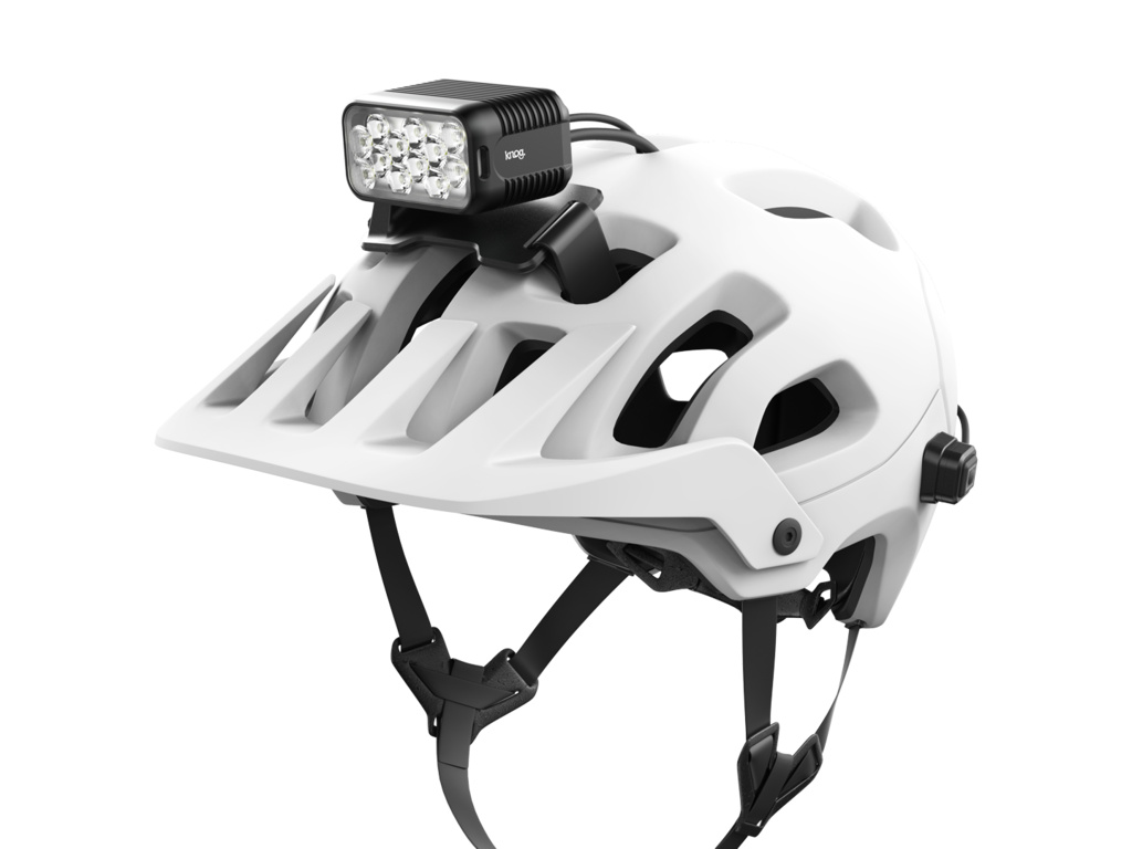 Predné svetlo KNOG Blinder X 2300 lm + 10,000 mAh Battery (Helmet Kit)