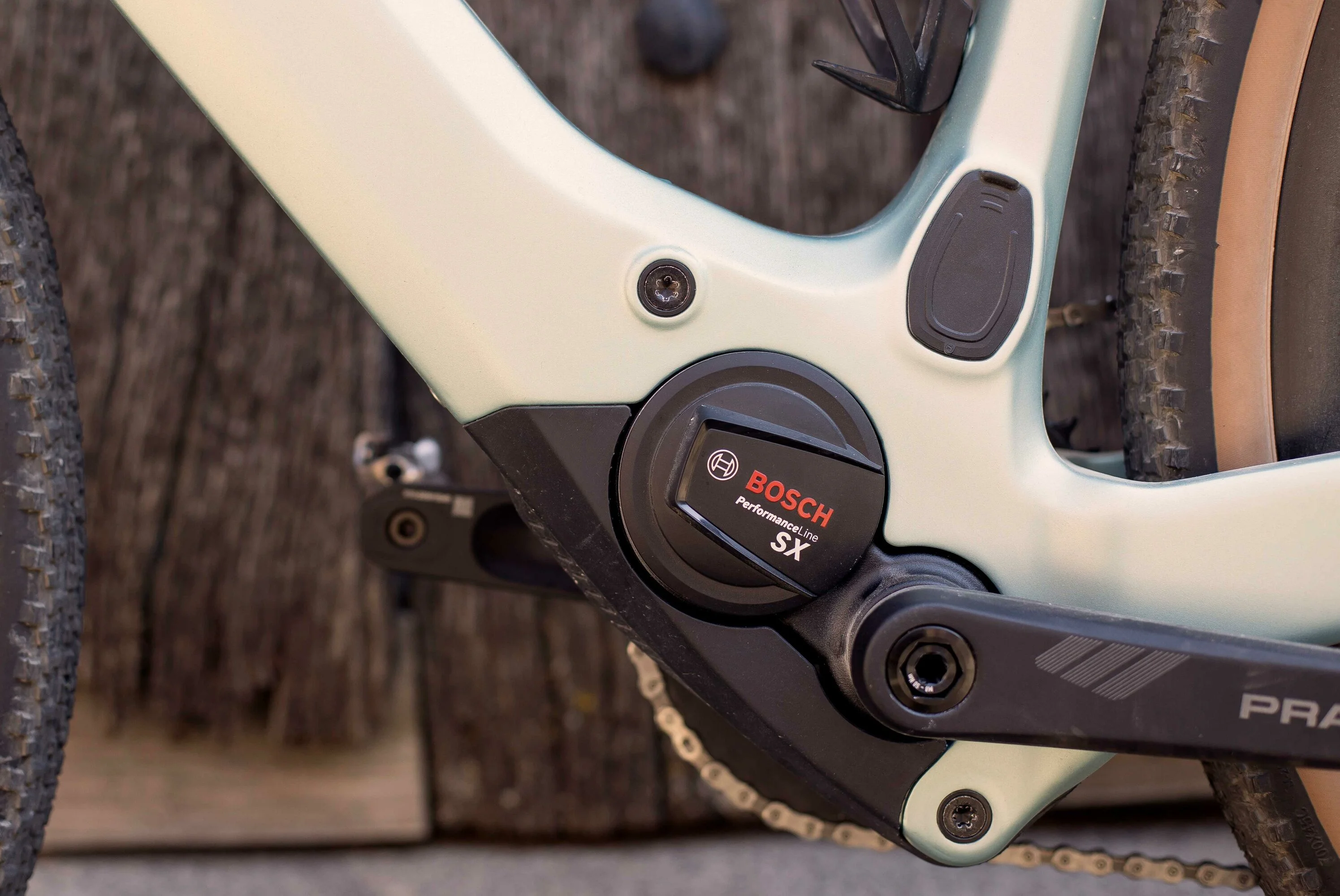 BH iGRAVELX NX CARBON 2.9 2026 Hnedý
