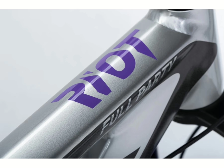 GHOST Riot AM Full Party 29 Silver/Electric Purple 2022 - L