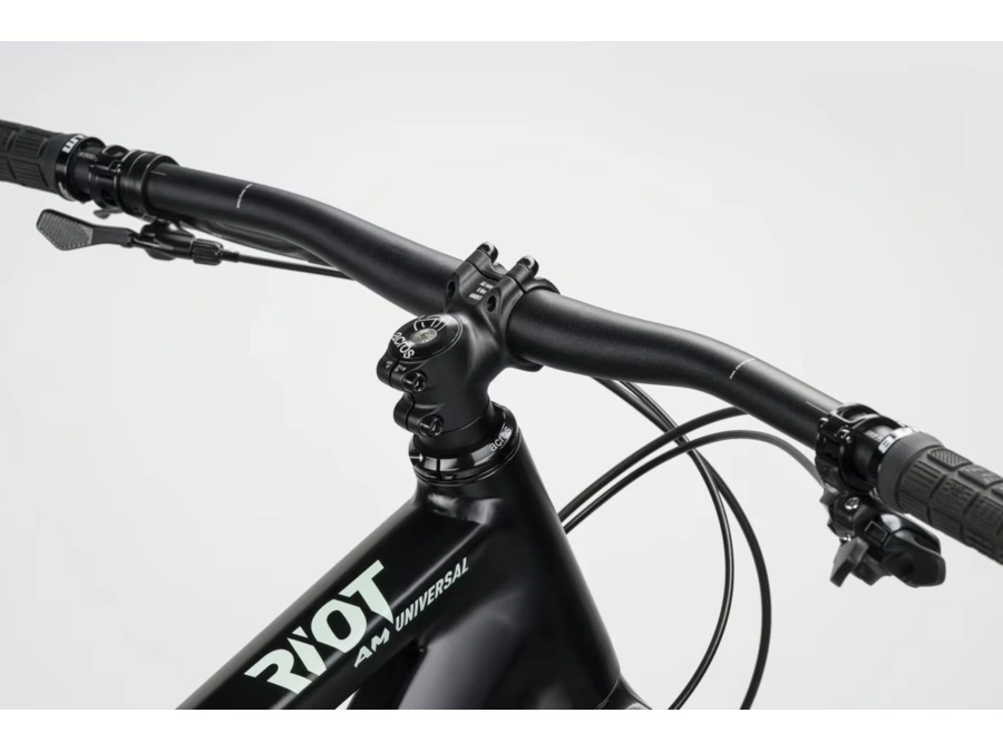 GHOST Riot AM AL 160/150 Universal Black/Green 2023 - M