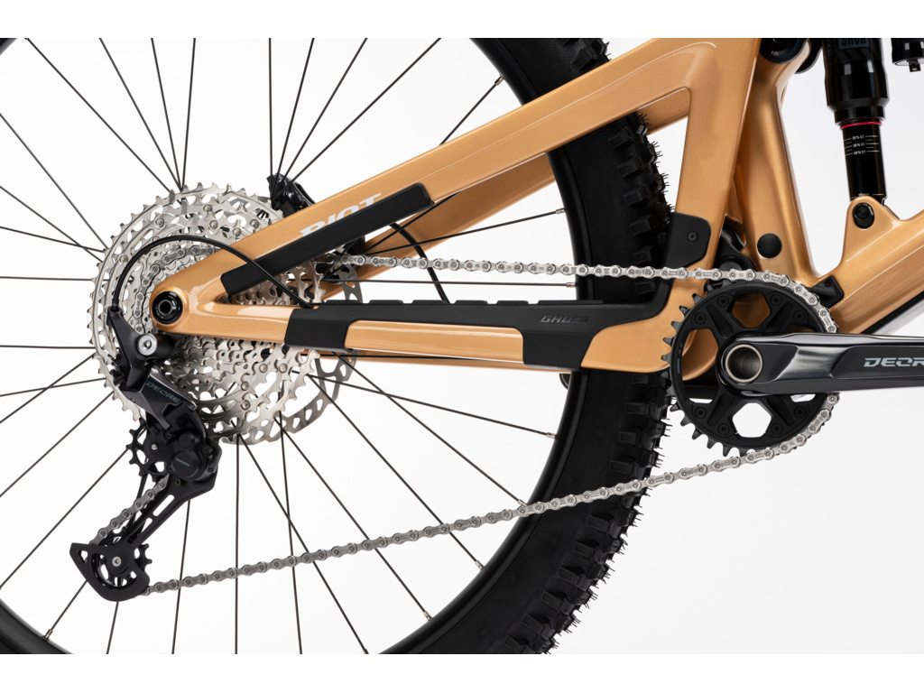Ghost Riot Trail CF Dirt Brown/Heavy Metal Glossy 2026