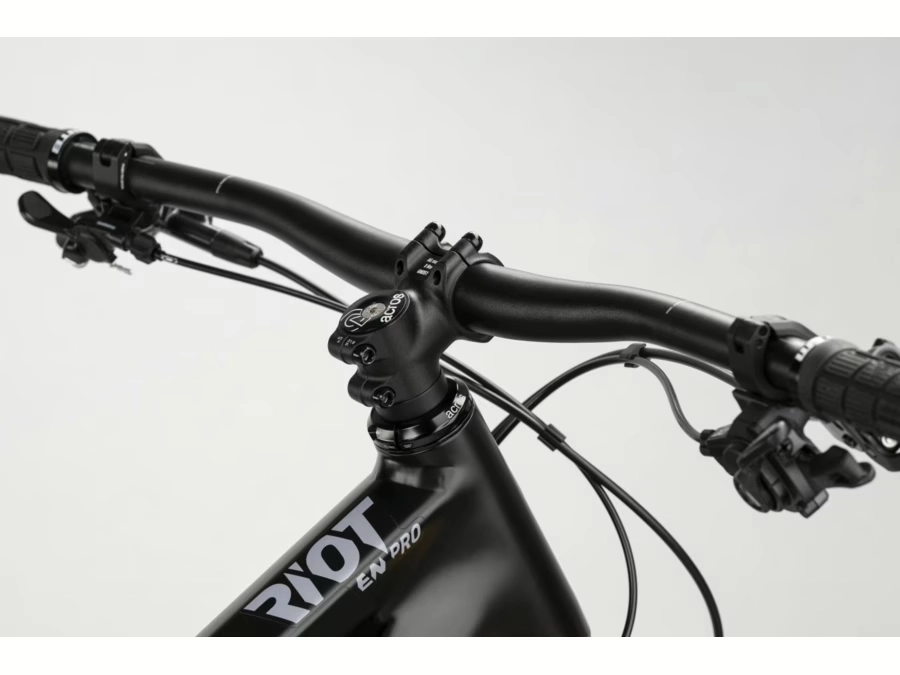 GHOST Riot EN AL 170/160 Pro Black/Red/Grey 2023