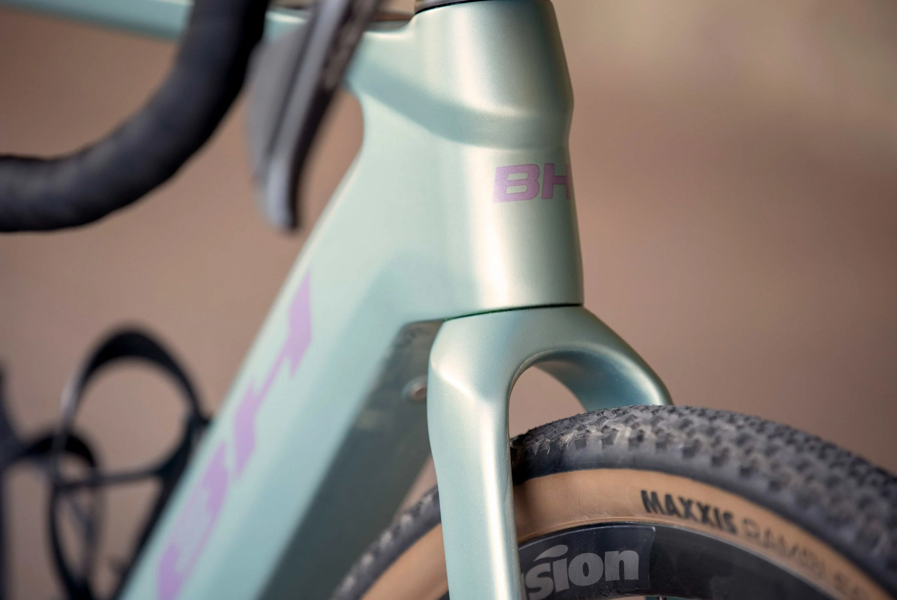 BH iGRAVELX NX CARBON 2.9 2026 Hnedý