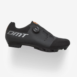 DMT KM4 2025 čierna
